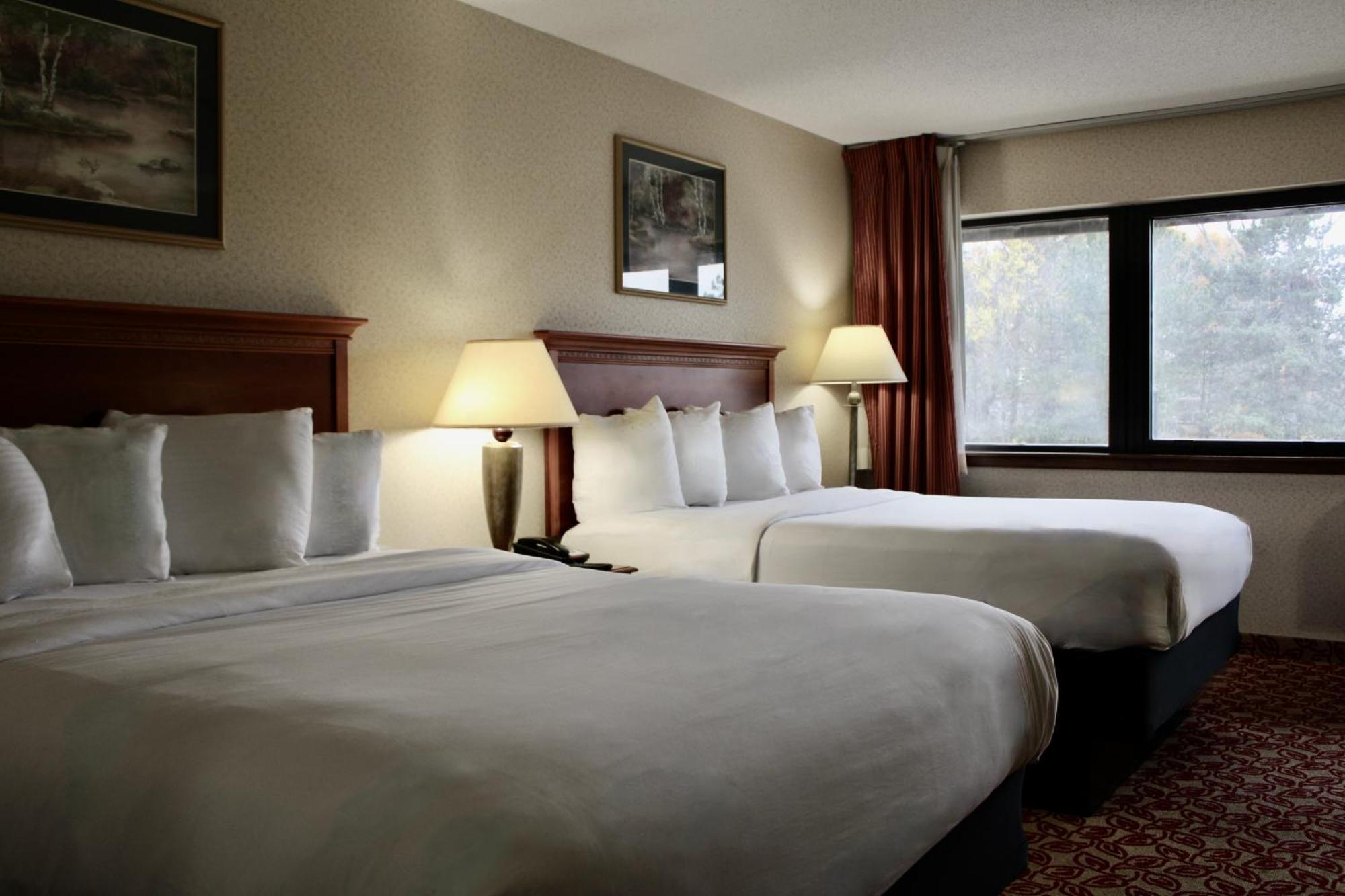 เดอะ คาร์ลตัน ลอดจ์ Hotel Adrian ภายนอก รูปภาพ