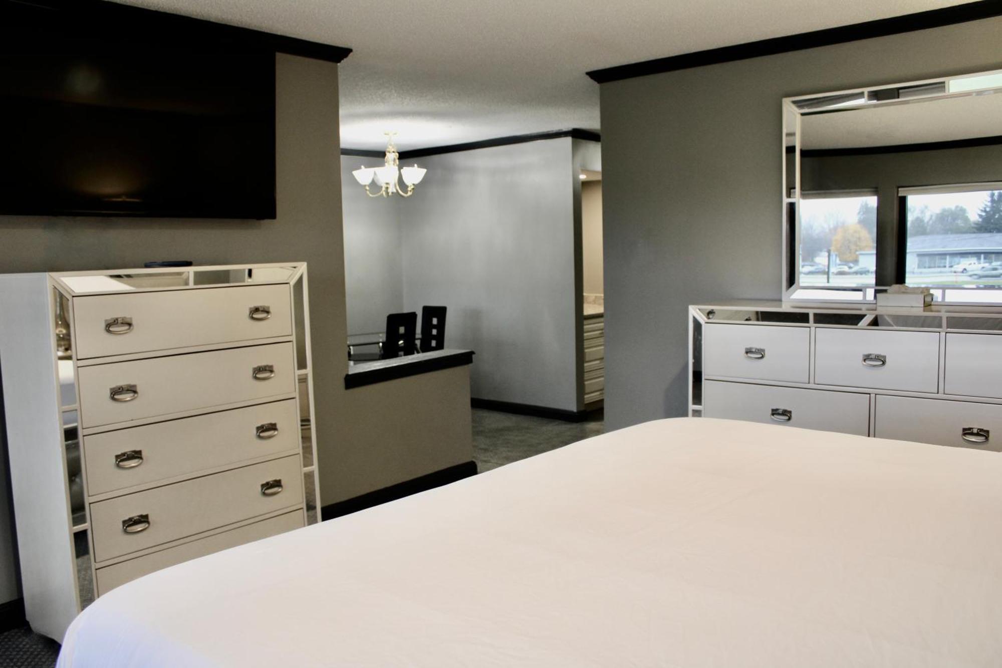 เดอะ คาร์ลตัน ลอดจ์ Hotel Adrian ภายนอก รูปภาพ