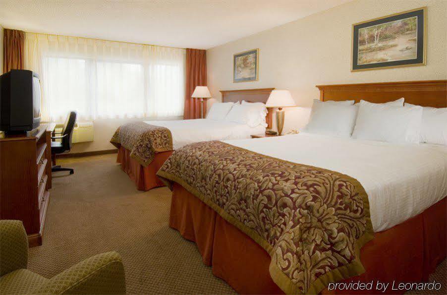 เดอะ คาร์ลตัน ลอดจ์ Hotel Adrian ภายนอก รูปภาพ