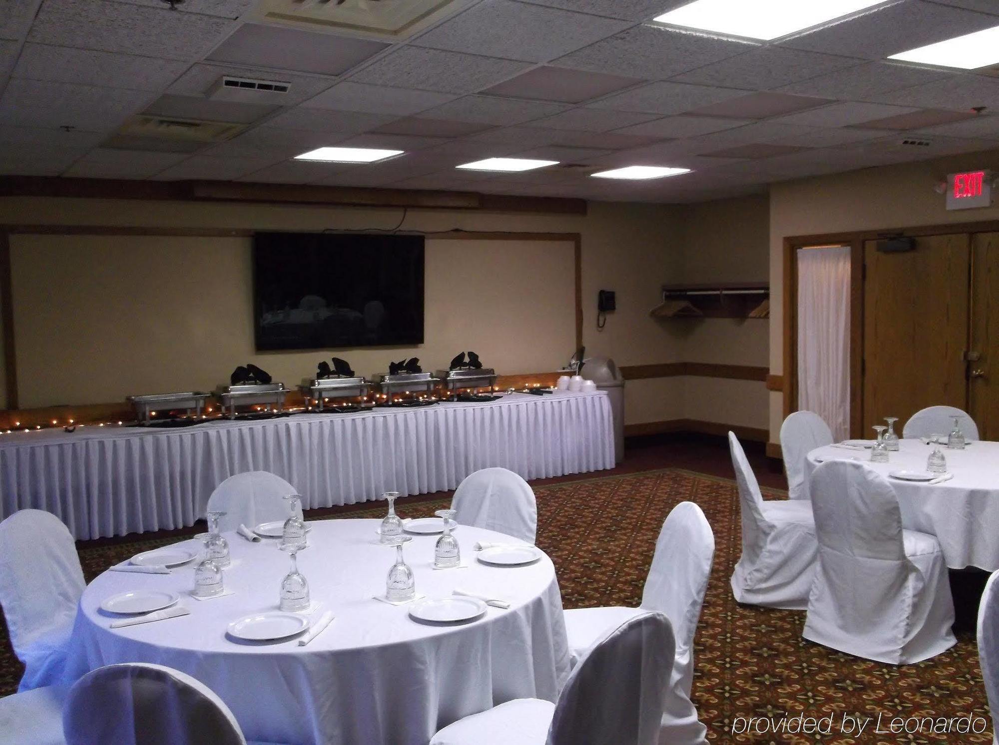 เดอะ คาร์ลตัน ลอดจ์ Hotel Adrian ร้านอาหาร รูปภาพ