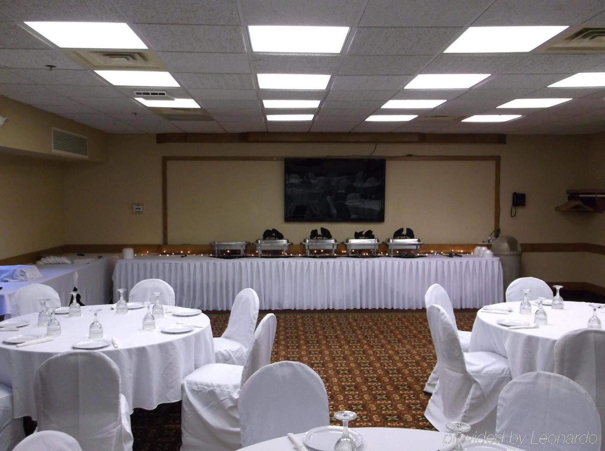 เดอะ คาร์ลตัน ลอดจ์ Hotel Adrian ร้านอาหาร รูปภาพ